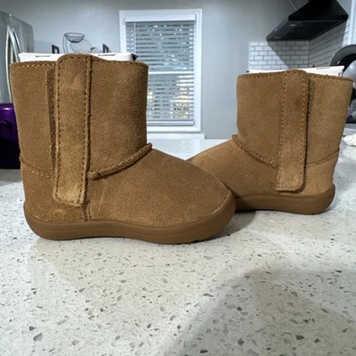 Bota UGG Keelan II - Bebé/Niño Pequeño Niño Castaño Foto 1 de 4