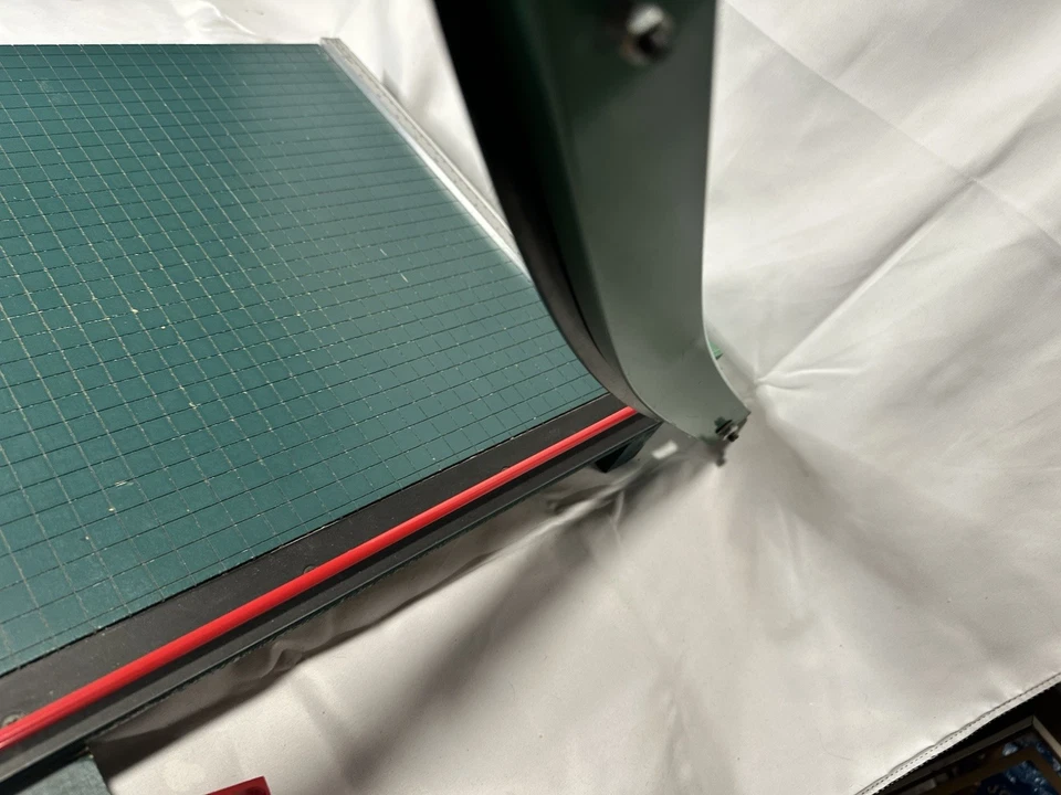 "Tabla de cortar de madera maciza Premier vintage n.º 215 hecha en Chicago 15"" x 15"" excelente" Foto 1 de 4