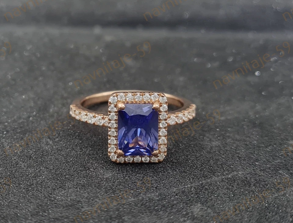 Anel de noivado de halo de tanzanita azul simulado esmeralda 2,5 quilates folheado a ouro rosa 14K - Imagem 1 de 1