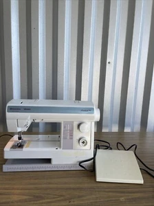 HUSQVARNA Viking Prelude 340 SEWING MACHINE w/ Foot Pedal And Case TESTED - Picture 1 of 13