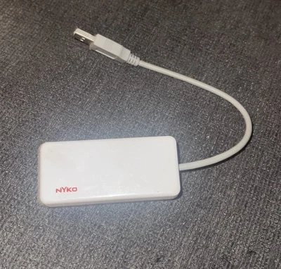 Adaptador de red con cable USB Nyko NetConnect 87024-E14 para Nintendo Wii Foto 1 de 4