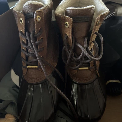 Женские зимние ботинки-утки Michael Kors модель Easton на шнуровке размер США 8 M с коричневой подкладкой цвета шерпы - Изображение 1 из 4