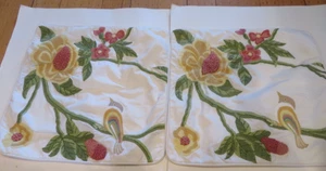 POTTERY BARN 2er Set Crewel bestickt Kissenbezug 18" x 18" Blumen Vogel - Bild 1 von 18