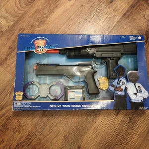 Vintage Gerry Anderson Space Precinct Deluxe Twin Space Sound Gun Set New Rare - Picture 1 of 8
