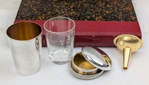 Antica scatola portapillole medica da viaggio Drew & Sons argento sterling imbuto e misura - Foto 1 di 9