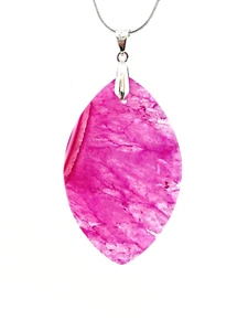 Collar colgante de ágata geoda druzy rosa natural con cadena de plata de ley - Imagen 1 de 1