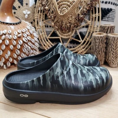 Zueco de recuperación OOFOS W10/M8/EU 41 OOcloog Slide Mule limitado camuflaje gris leopardo   Foto 1 de 4