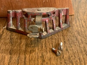 LIONEL 53 OR 38 ROUND CAB PILOT - Picture 1 of 6