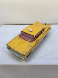 Corgi Toys Chevrolet Impala #221 Yellow Taxi 1961-63 Good Condition - Picture 1 of 7