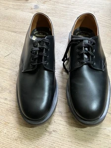 Dr Martens “The Original” black shoes Size UK 7 . - Picture 1 of 5