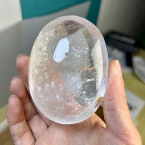 Cristal de cuarzo transparente natural de 370 g cuarzo pulido de forma libre curación de rocas - Imagen 1 de 12