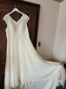Ella Rose Wedding Dress Plus Size - Picture 1 of 20
