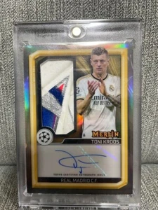 2023-2024 Topps Merlin Toni Kroos Match Ball Auto Madrid - Foto 1 di 2