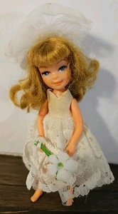 Vintage 1967 Tiny Teens Bride Doll 5" Uneeda Wedding Dress Hong Kong - Picture 1 of 7