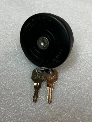 International Harvester Scout II Terra Traveler Nuevo Tapa Gas Bloqueo Negro Foto 1 de 2