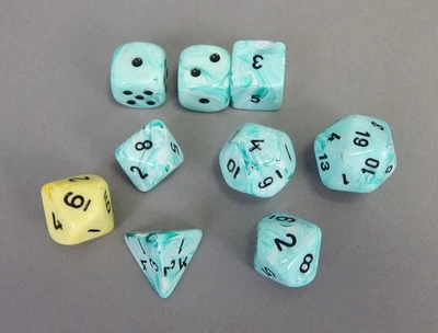 Juego de dados poliédricos de helado verde menta con D6 pips fuera de stock de 9 piezas Foto 1 de 2