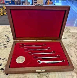 RARE Snap-on 60th Anniversary 5pc Collectors Wrench Set w / walnut Wood Case. - Picture 1 of 9