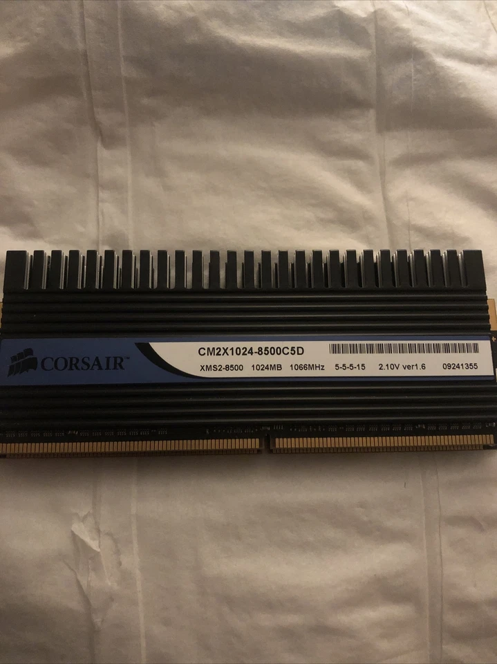 Kit 2 Go Corsair Dominator CM2X1024-8500C5D (2x1 Go) 1066 MHz 2,10 V ver4,1 mémoire - Photo 1/1