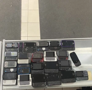 Lot Of 23 Samsung Motorola LG QWERTY Slide out Keyboard Rare Vintage Antique B14 - Picture 1 of 8