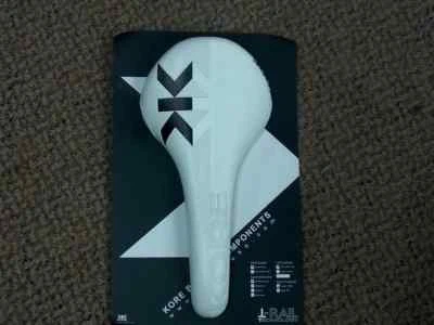 Nuevo de Lote Antiguo Sillín KORE i beam tRail - Blanco Streamline Foto 1 de 4