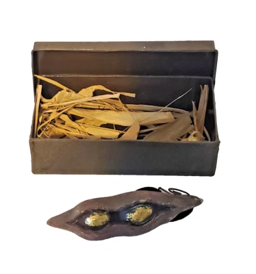 2 Peas In A Pod - Image 1 of 4