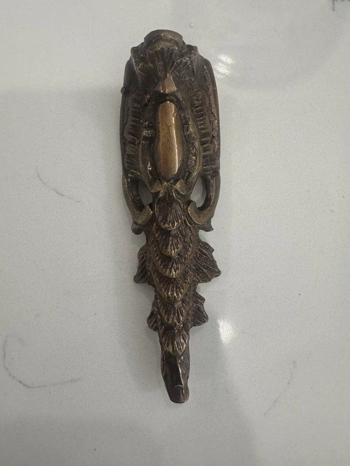 Mueble esquinero vintage de metal para decoración Foto 1 de 4