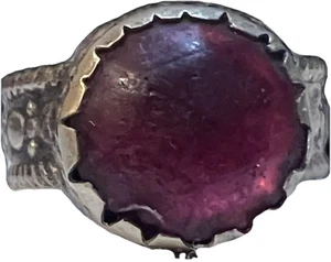 Antique Uzbek Tribal Ring with Cherry red glass gem - Picture 1 of 2