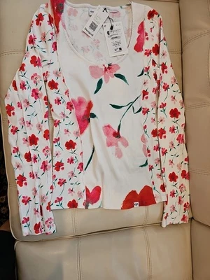 Desigual women’s crew neck floral art white long sleeve shirt size M NWT - Image 1 of 3