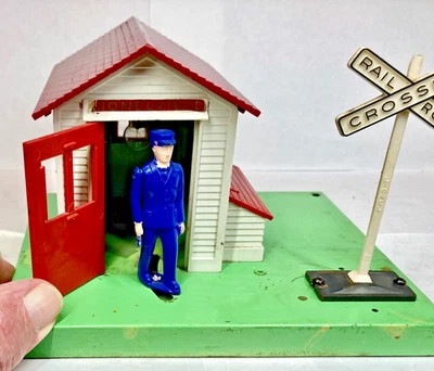 Lionel No. 145 Automatic Gateman ! - Image 1 of 4