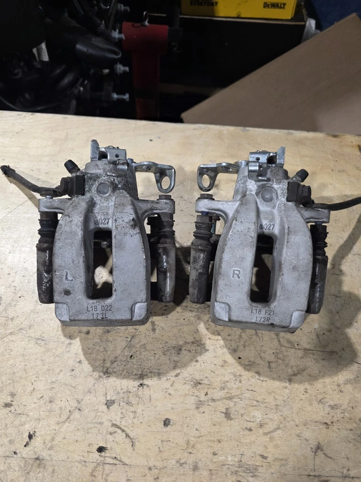 Vw Mk4 Golf Bora  256mm Rear Calipers Brakes Audi S3 8L R32 Tt 8n 4wd 4 Motion - Image 1 of 4