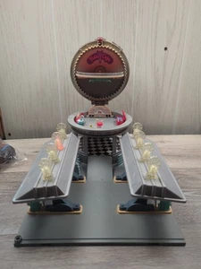 Disney Pixar Cars Flo's V8 Cafe Drive In And Gas Station Missing Large Sign Work - Bild 1 von 17