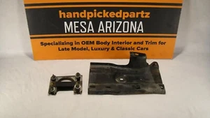 1989-1993 CADILLAC DEVILLE FWD RH REAR BUMPER MOUNT BRACKET ASSEMBLY - 2 PC - Bild 1 von 5