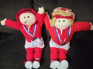 1984 XAVIER ROBERTS USA WORLD CLASS EDITION BOY &GIRL OLYMPIC CABBAGE PATCH KIDS - Picture 1 of 4