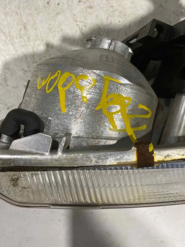 01 02 03 04 05 06 GMC YUKON XL 1500 Conjunto Faro Derecho Foto 1 de 4