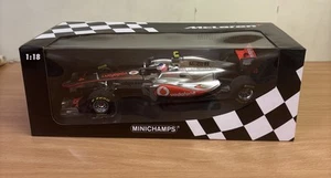 Minichamps McLaren Mercedes MP4-26 J.Button F1 2011 530 111804 1:18 - Picture 1 of 10