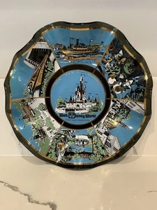 Vintage 70’s Walt Disney World Magic Kingdom 7” Ruffled Glass Plate Candy Dish  - Bild 1 von 4