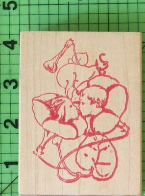 Sello de goma montado en madera Kissing Children in the Flowers de Red Castle  Foto 1 de 3