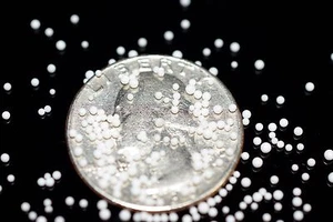 VB's Slime & Floam - Mini Relleno de Micro Cuentas de Estireno - Blanco Súper Pequeño (8 Oz.) - Imagen 1 de 6