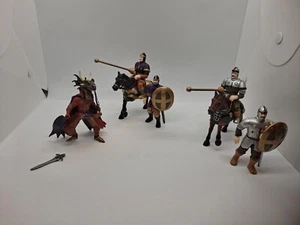 Papo Action Figures A Lizard Creature, 2 Mounted Knights, & their squires *READ* - Picture 1 of 17