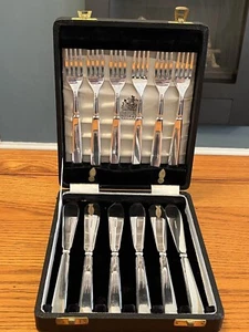 ELKINGTON SILVER PLATED CUTLERY SET IN ORIGINAL BOX - Picture 1 of 9