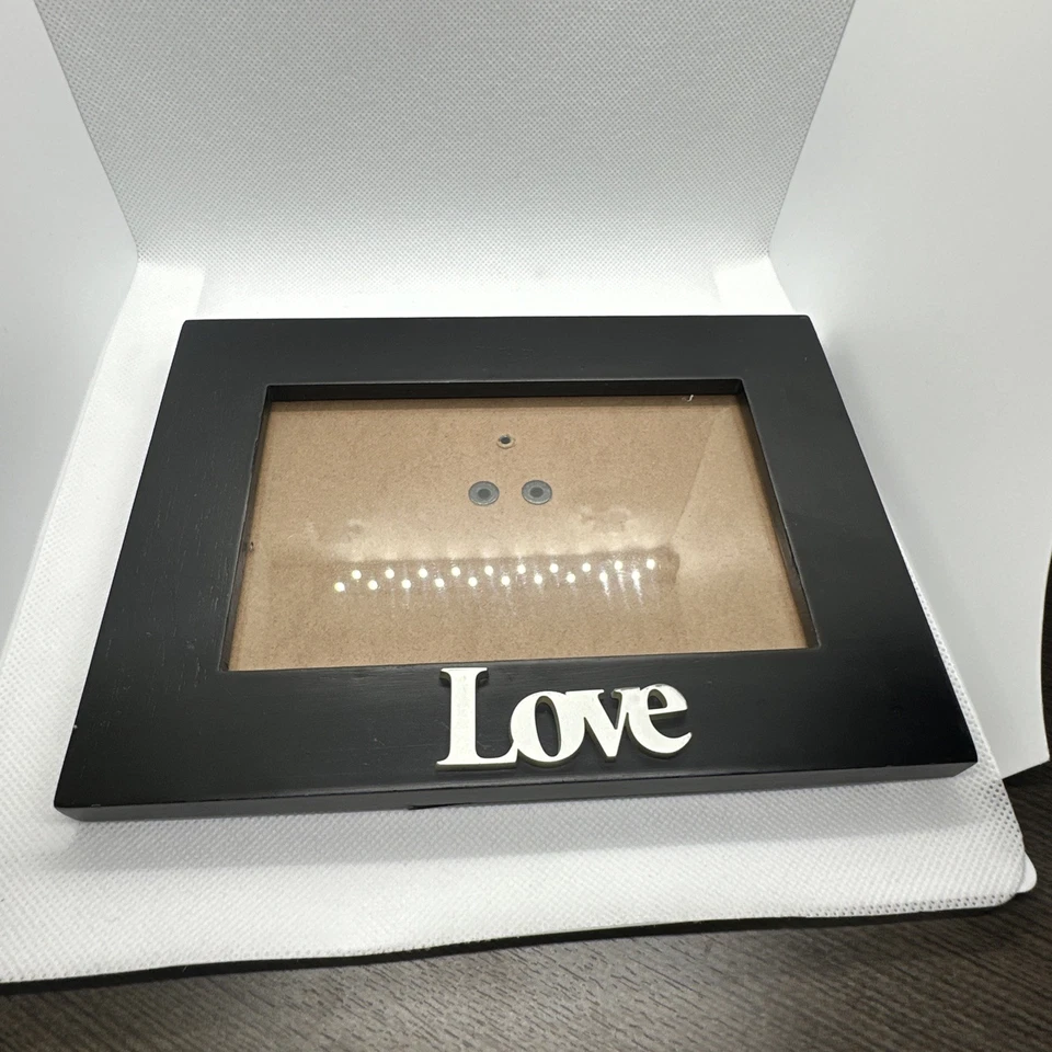 Marco de fotos 4 X 6 LOVE de escritorio o montaje en pared Foto 1 de 4