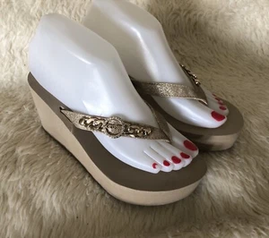 GUESS Gold Sparkle Gold Chain Rhinestone Bling Wedge Flip Flops Women’s 6 - Picture 1 of 8