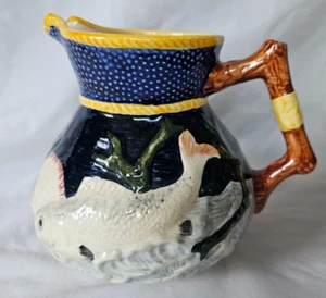 SPLENDIDA BROCCA A CORPO LARGO IN MAIOLICA DESIGN PESCE DI SHORT, CIRCA ART DECO - Foto 1 di 15