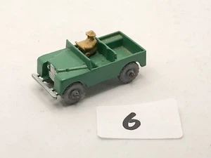 VINTAGE MATCHBOX MOKO LESNEY 12 LAND ROVER + DRIVER GREEN DIECAST TOY CAR 1950S - Picture 1 of 5