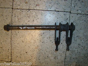 HONDA VFF 400 - VF400 F - 1984 - AXE DE JANTE ROUE ARRIERE - Bild 1 von 1