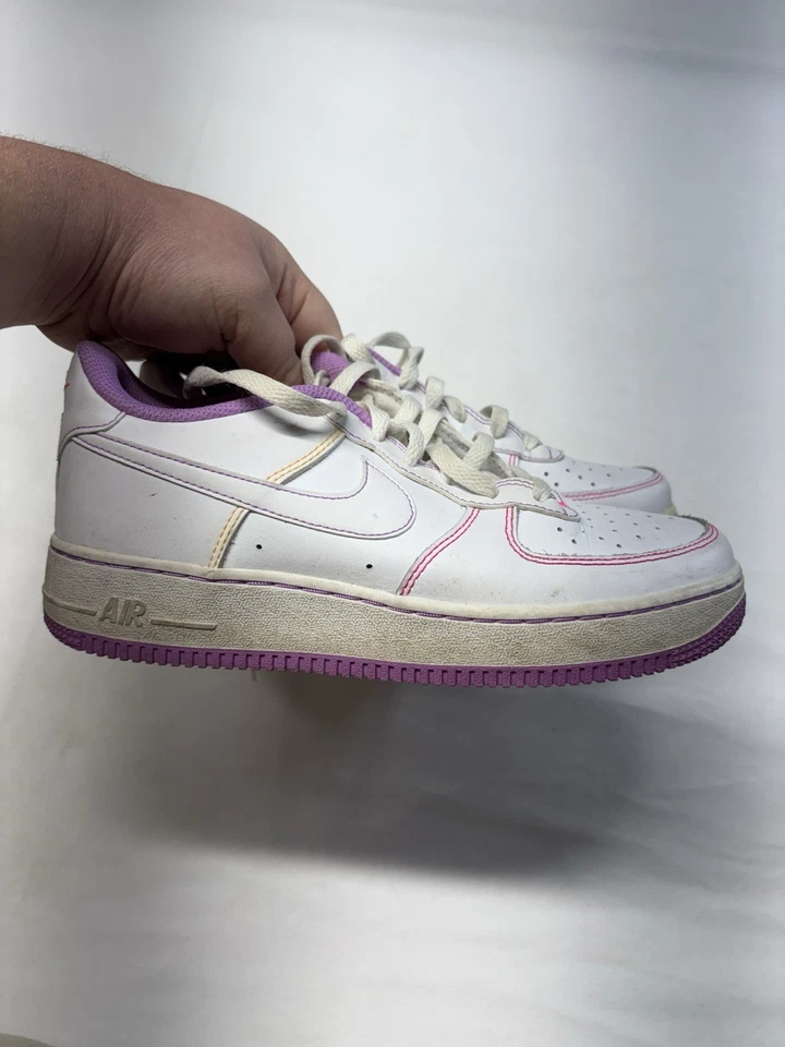 Nike Air Force 1 Low GS Usadas Puntada en Contraste Fucsia Brillo Juvenil Talla 6Y Foto 1 de 4