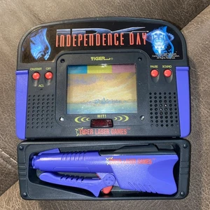 Independence Day Handhelp Video Game - Picture 1 of 7