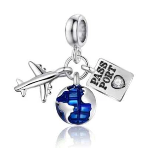 Plane World Traveler Passport azul encanto cuelga cuentas  - Imagen 1 de 6