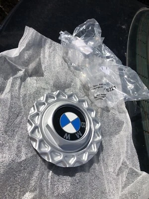 82-1992 BMW E30 316i 318i 320i 325 323i 325e 325i Twist Center Hub Cap Genuine💯 - Image 1 of 4
