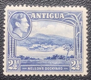 A DECENT ANTIGUA 1938-51 SG102 DEEP-ULTRAMARINE 2 1/2d KGVI MINT HINGED STAMP. - Picture 1 of 3